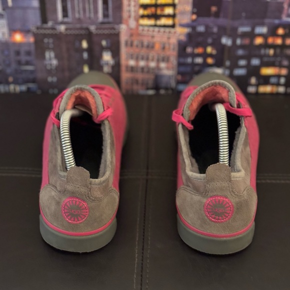 Rare Women's Ugg s sneakers size 9.5 - Picture 6 of 7